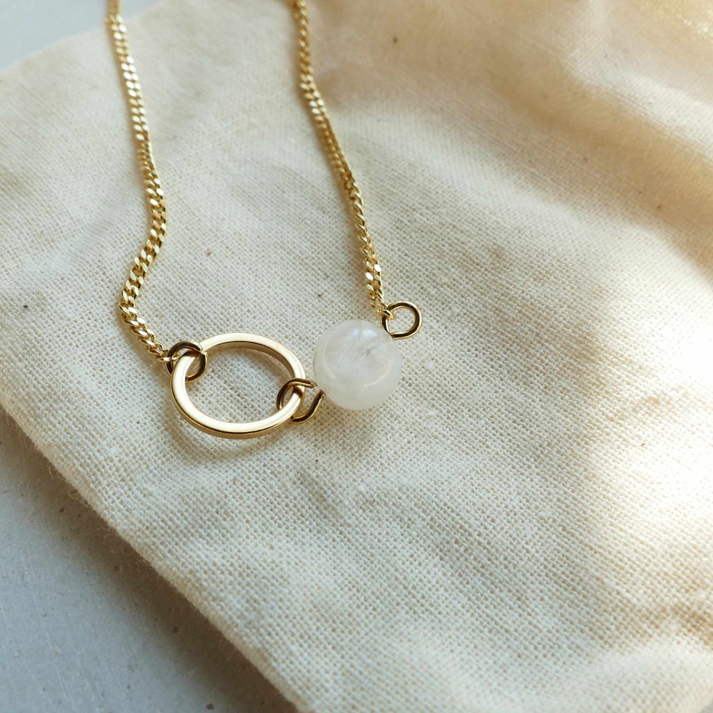 UNIVERS-MOON ARMBAND / MONDSTEIN