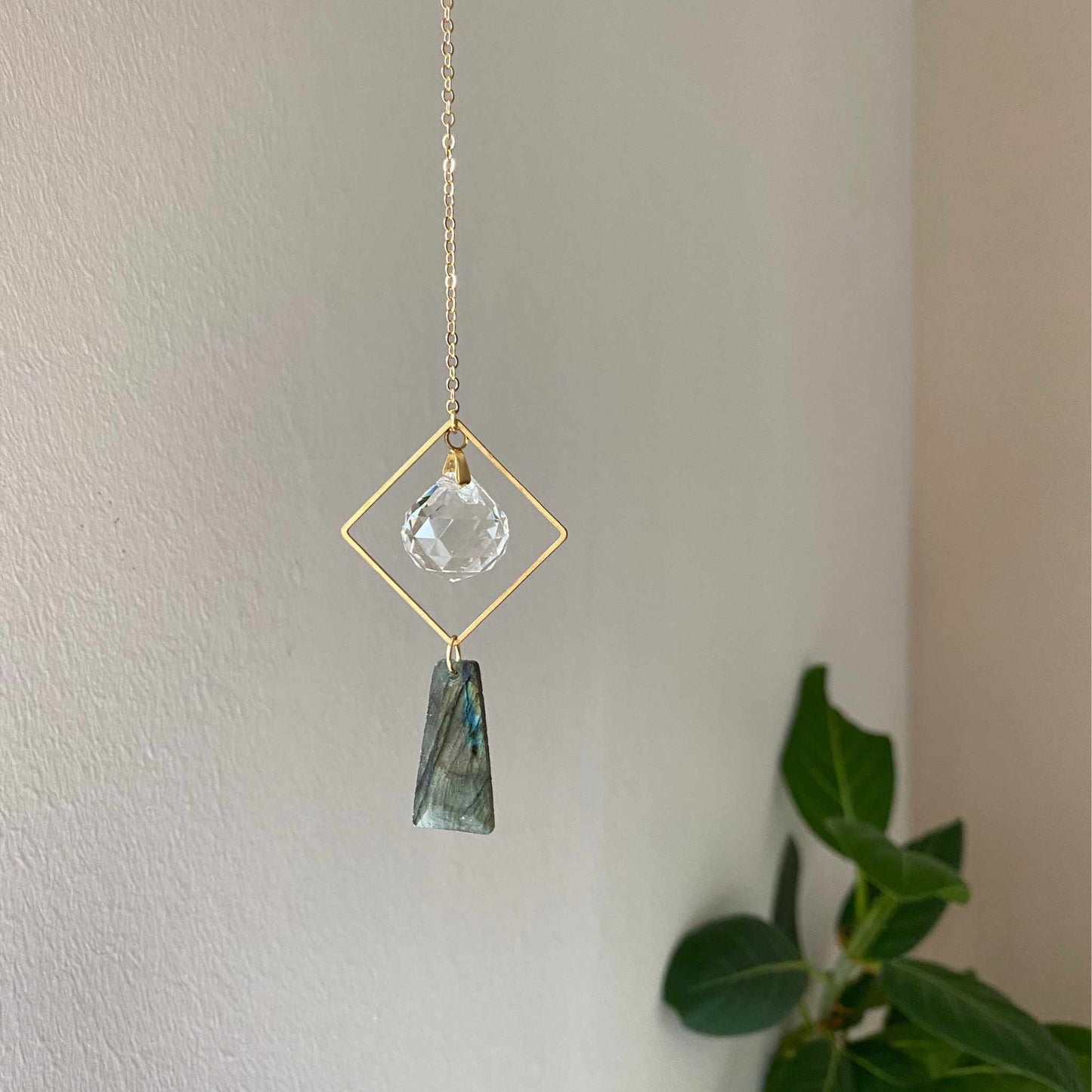 MAGIC AURORA - LABRADORIT SUNCATCHER