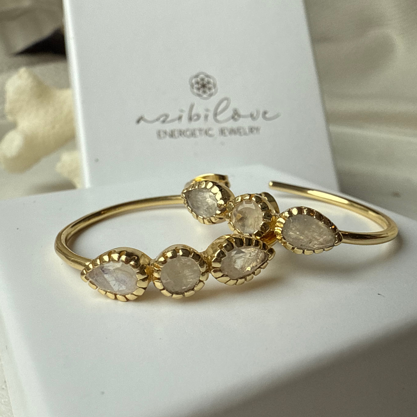 MOONBOW HOOPS / REGENBOGEN-MONDSTEIN