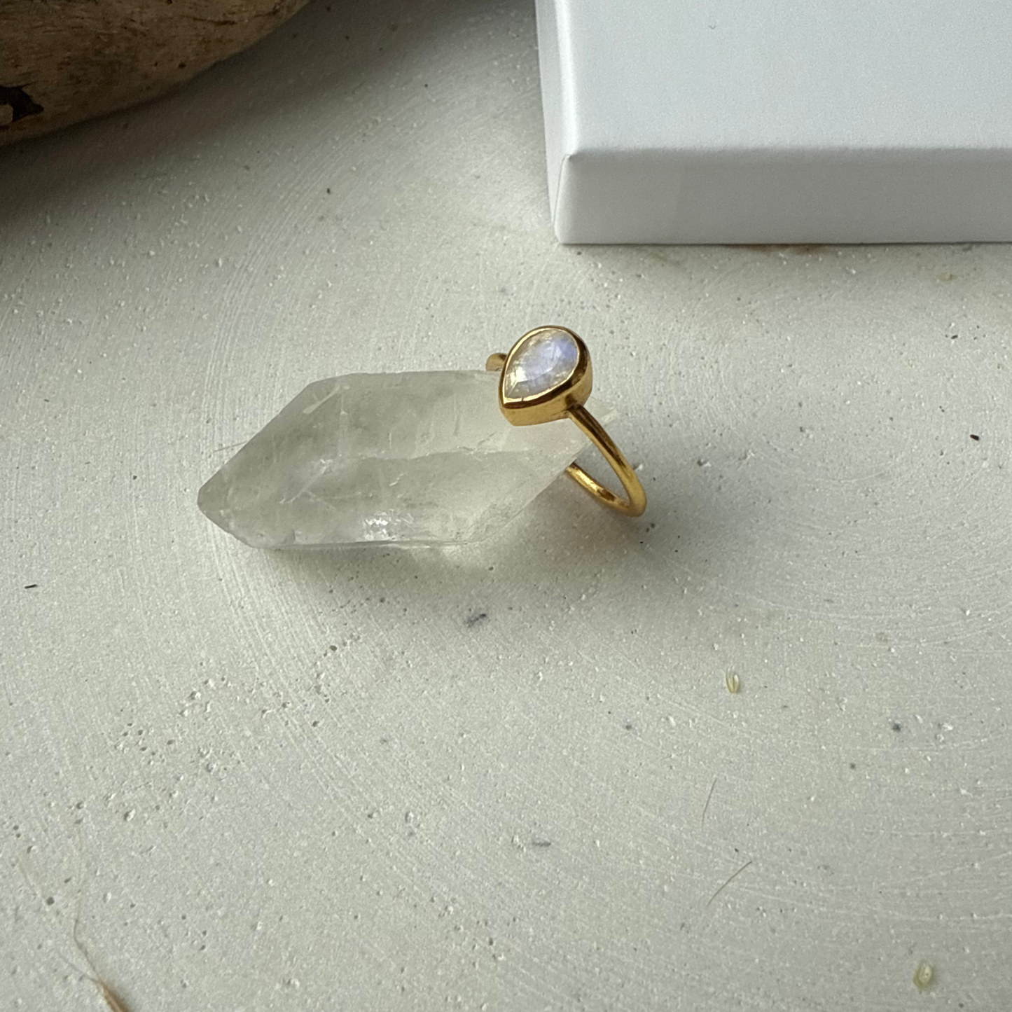 Spiritdrop Ring / Regenbogenmondstein