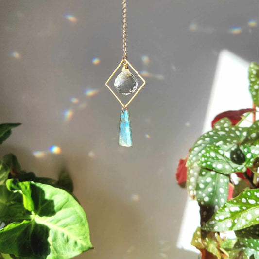 MAGIC AURORA - LABRADORIT SUNCATCHER