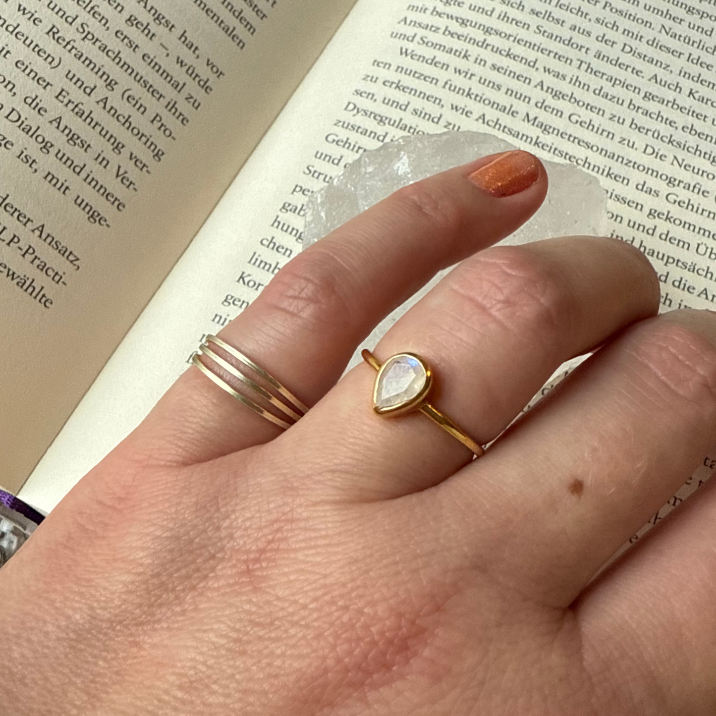 Spiritdrop Ring / Regenbogenmondstein