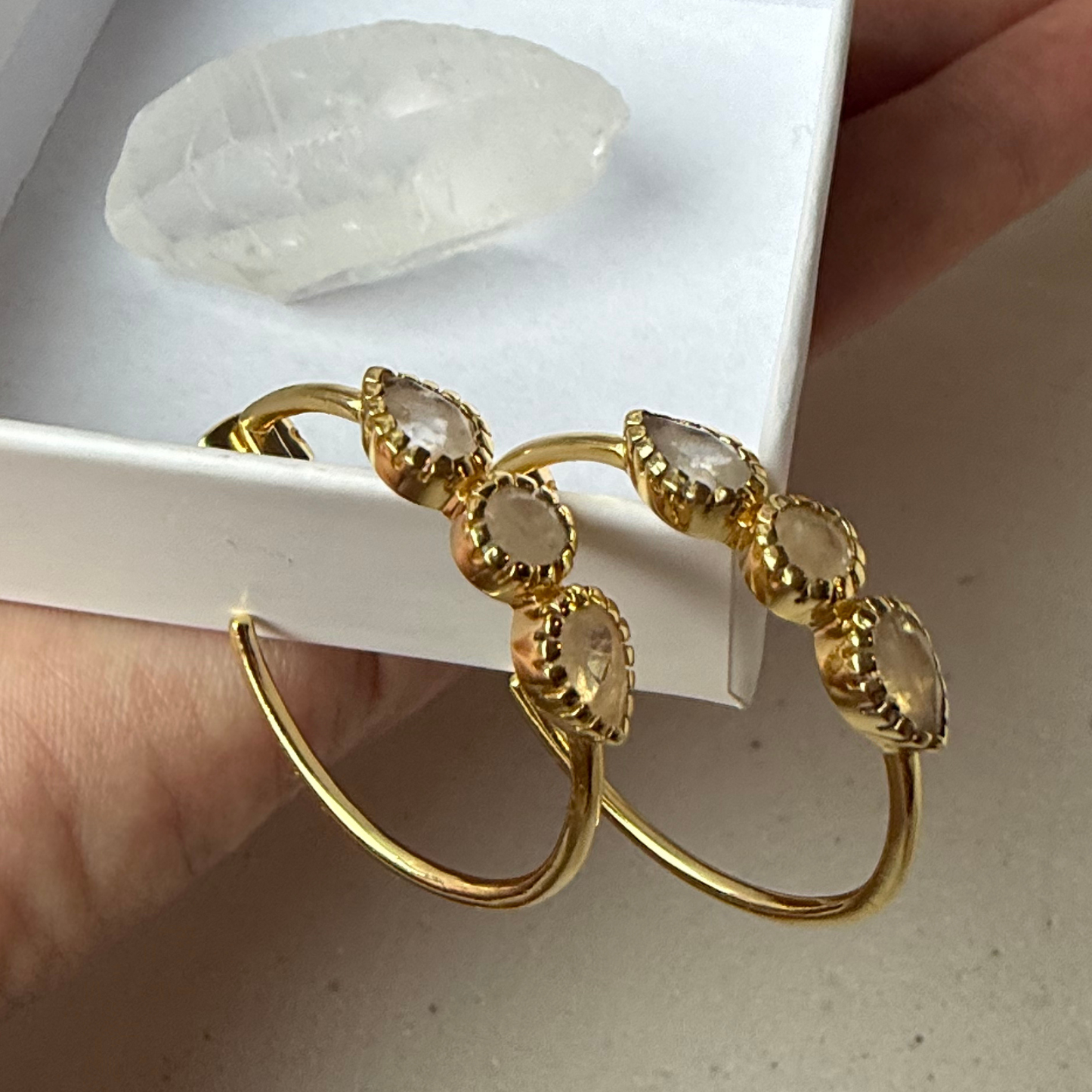 MOONBOW HOOPS / REGENBOGEN-MONDSTEIN