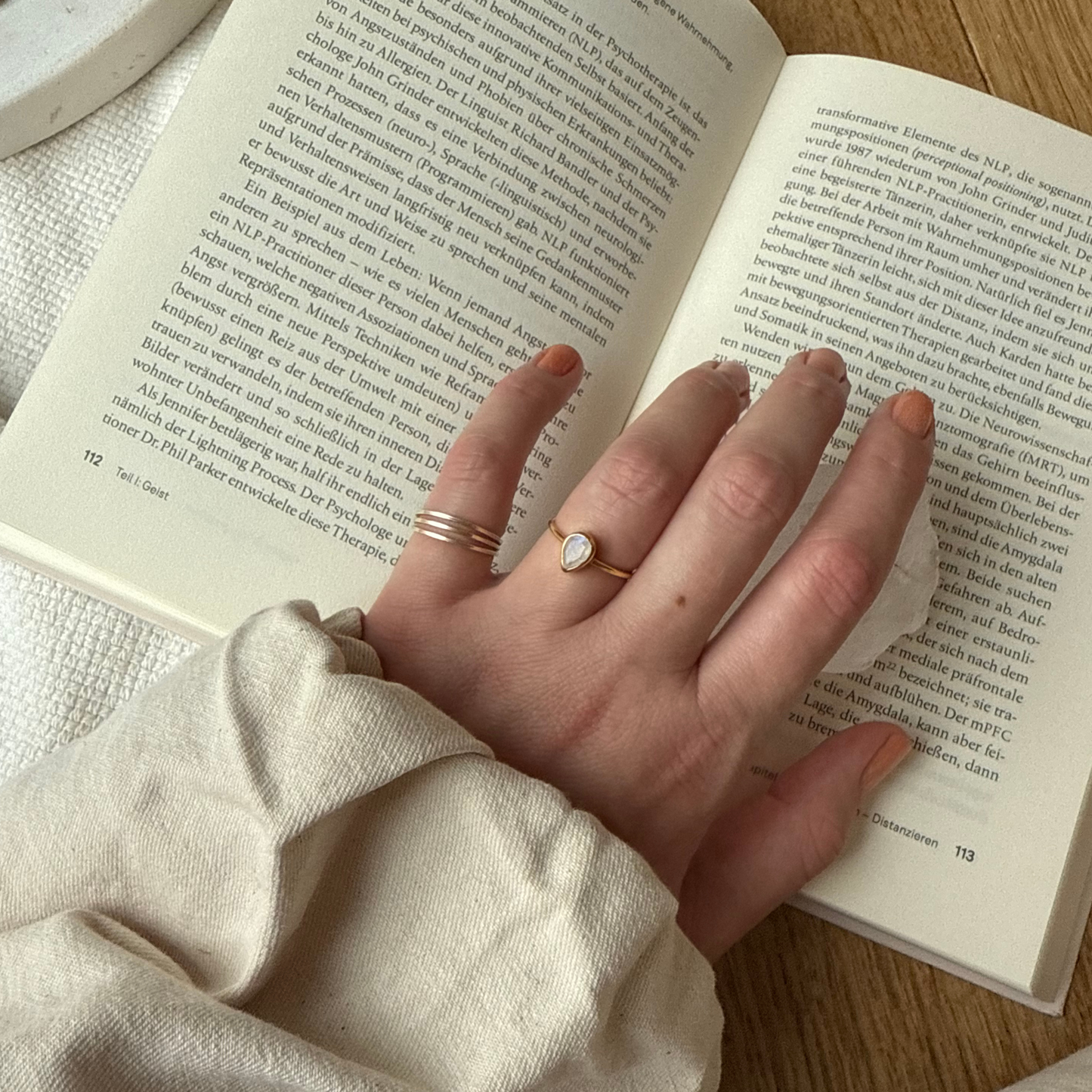 Spiritdrop Ring / Regenbogenmondstein